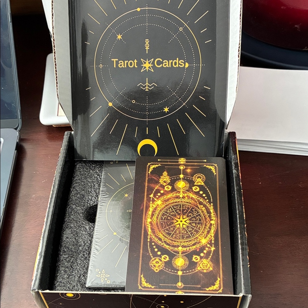 Black and Gold Tarot Card Set - Picture 4 of 4